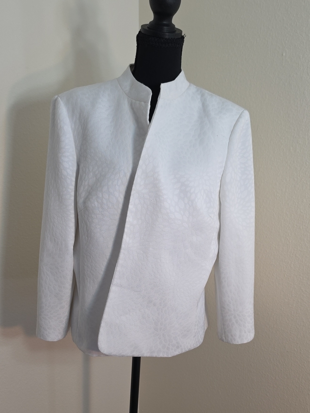 Kasper White Textured Stand-Collar Trench Coat